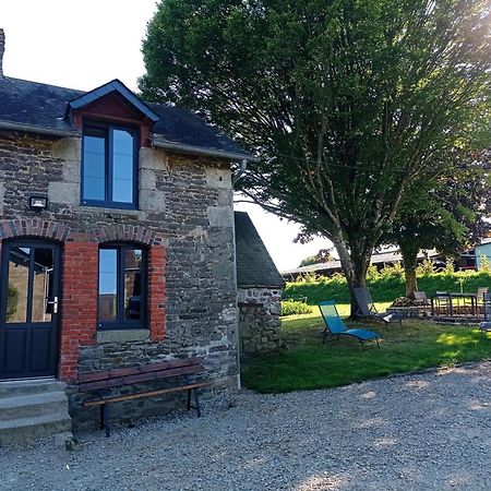 Gite Les Tongs Des Pres, Au Coeur Du Parc Normandie Maine Livaie Exterior foto